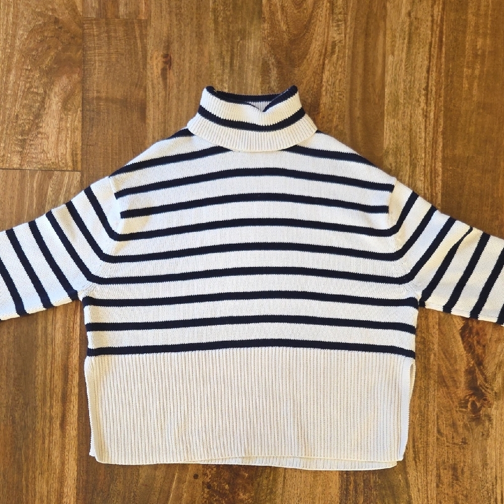 {Gap} 24-7 Split Hem Turtleneck Sweater in Off White & Navy (Small) - Picture 7 of 16